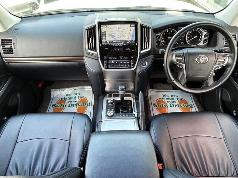 LAND CRUISER