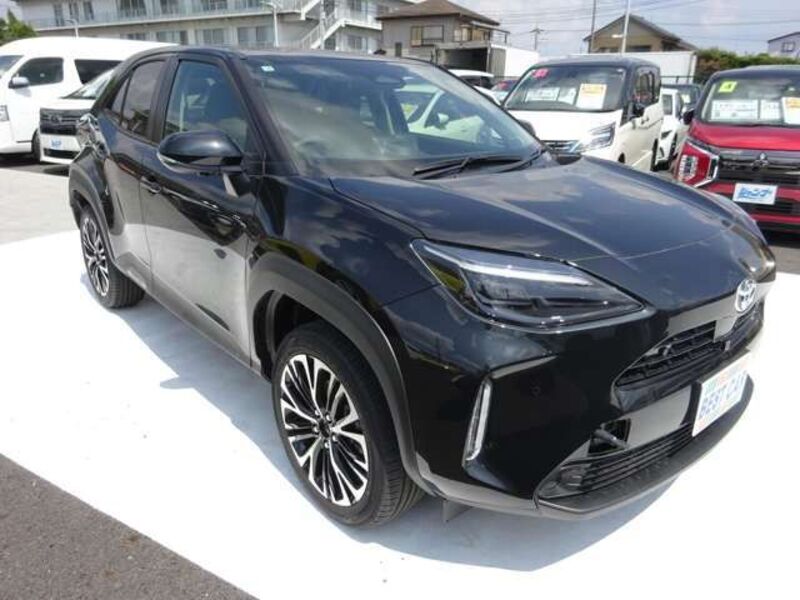 YARIS CROSS