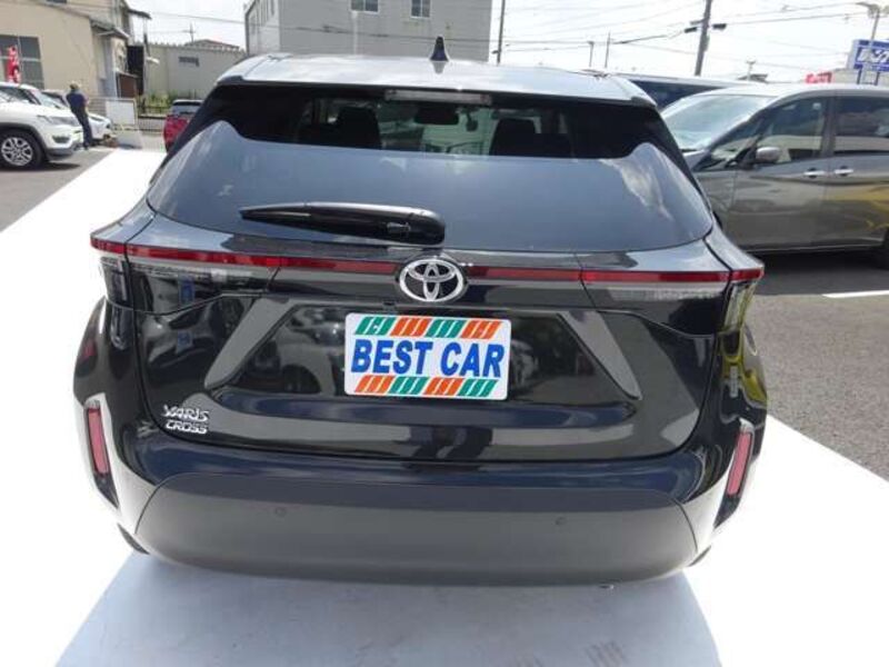 YARIS CROSS
