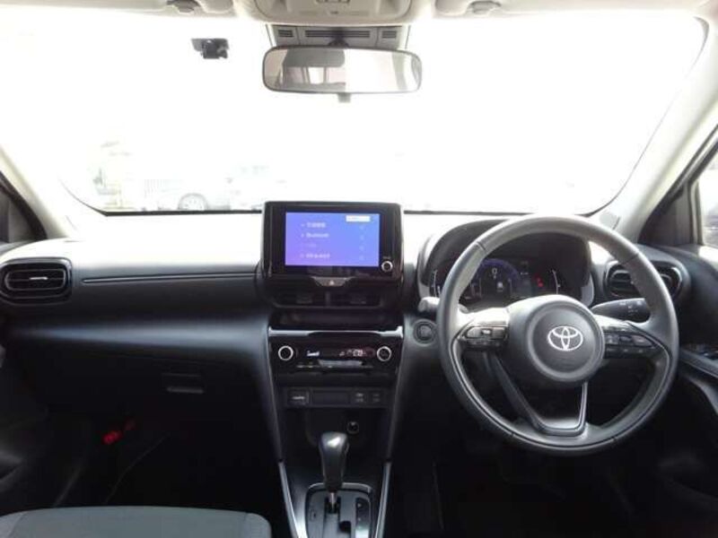 YARIS CROSS
