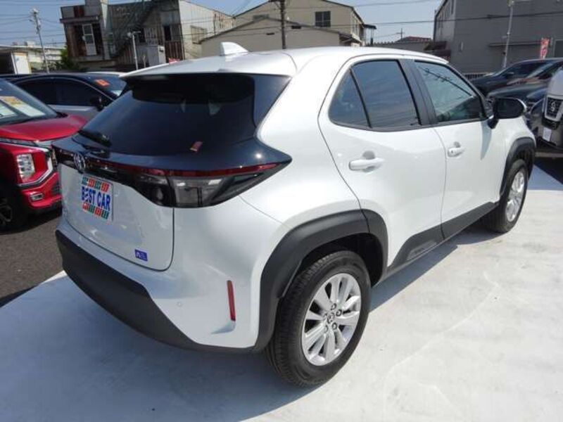 YARIS CROSS