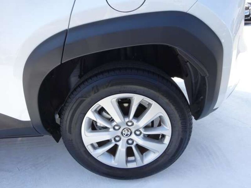 YARIS CROSS