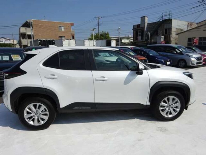 YARIS CROSS