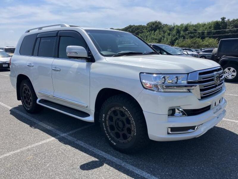 TOYOTA LAND CRUISER