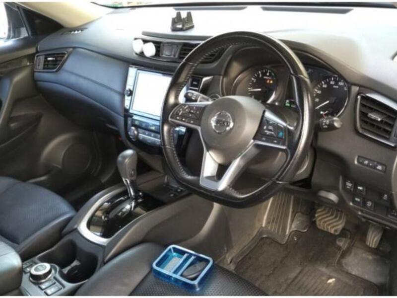 X-TRAIL