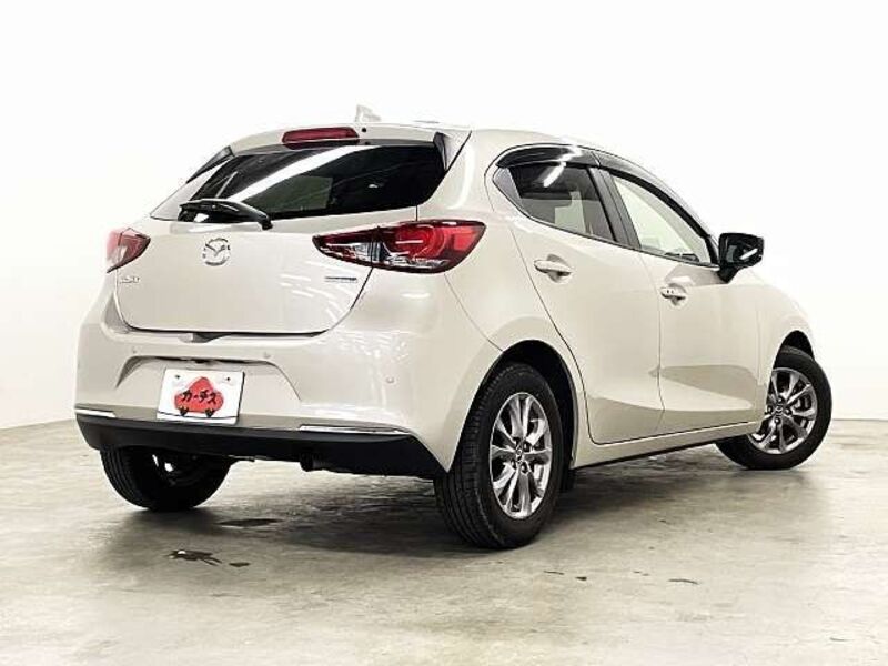 MAZDA2