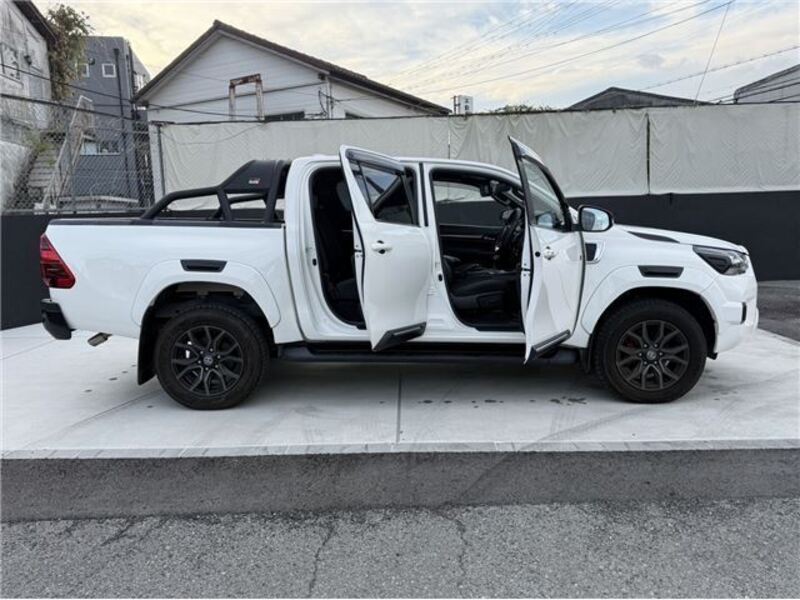 HILUX