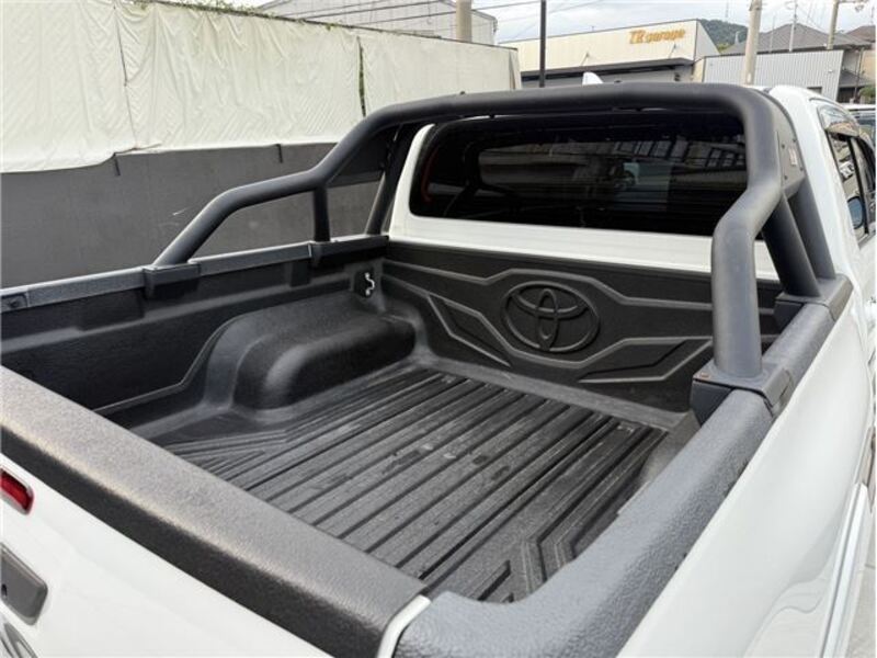 HILUX