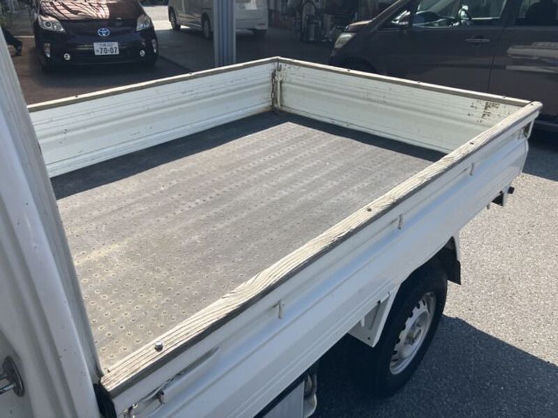 CLIPPER TRUCK