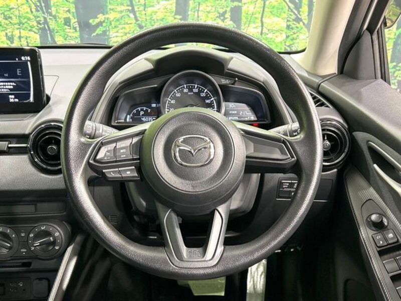MAZDA2