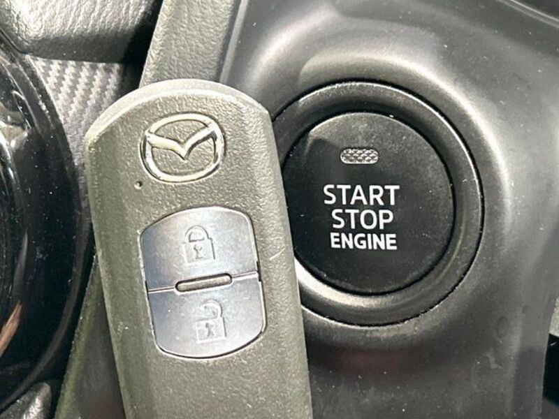 MAZDA2