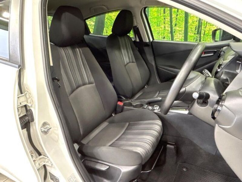 MAZDA2