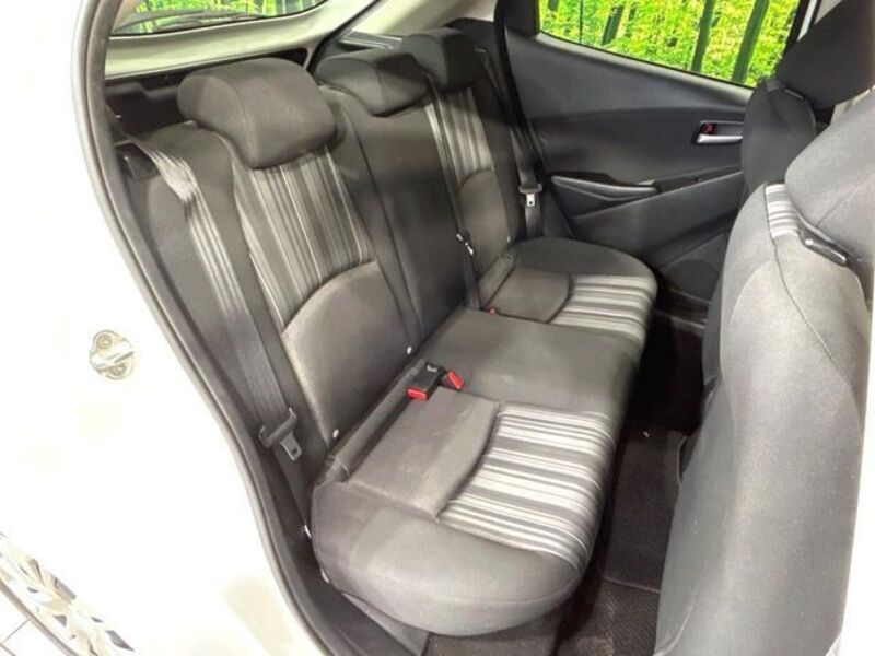 MAZDA2