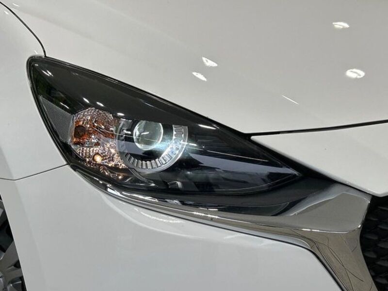 MAZDA2