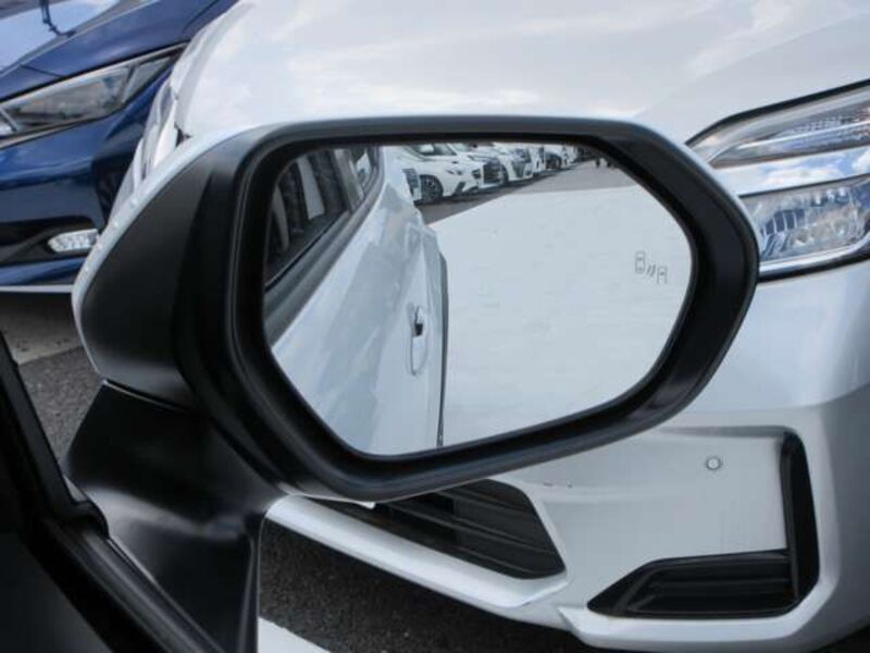 YARIS CROSS