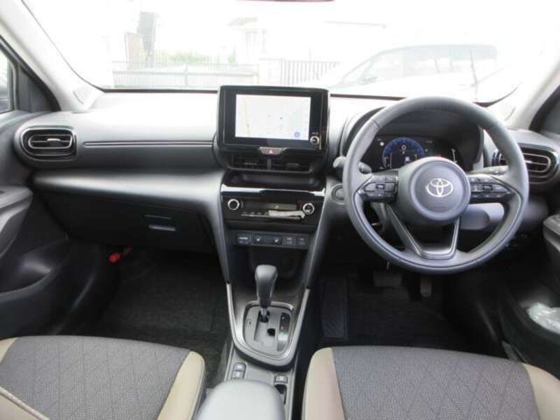 YARIS CROSS
