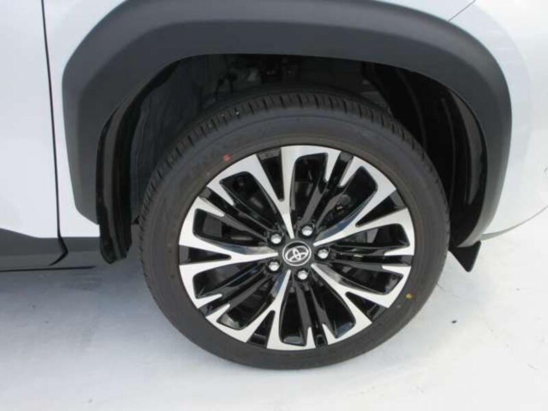 YARIS CROSS