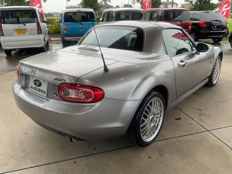 ROADSTER