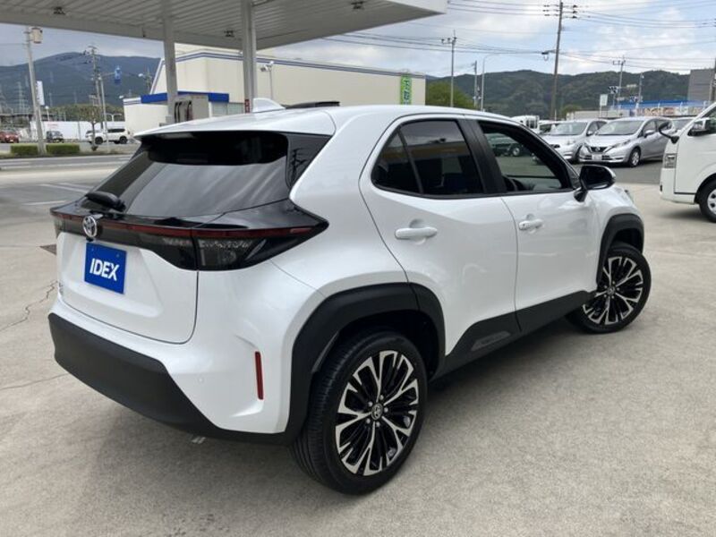 YARIS CROSS