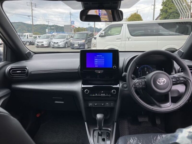 YARIS CROSS