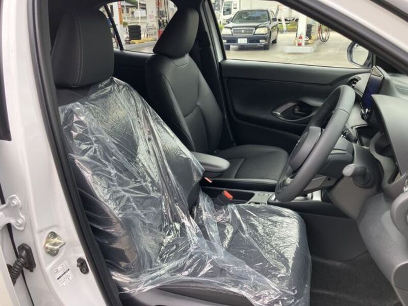 YARIS CROSS
