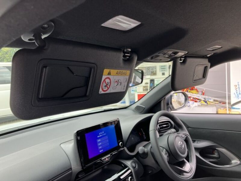 YARIS CROSS