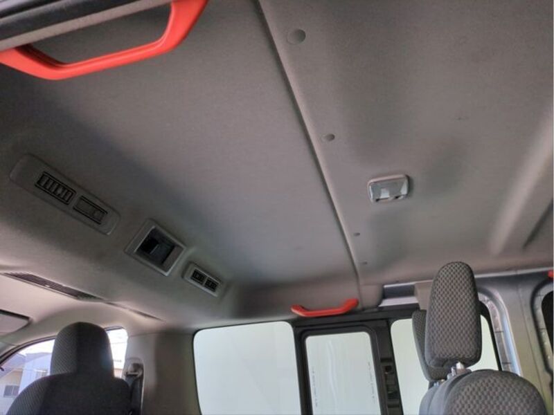NV350 CARAVAN WAGON