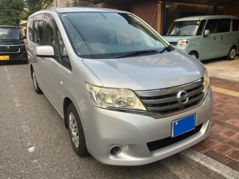 NISSAN SERENA