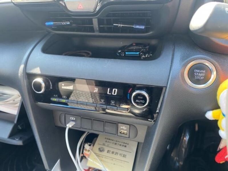 YARIS CROSS