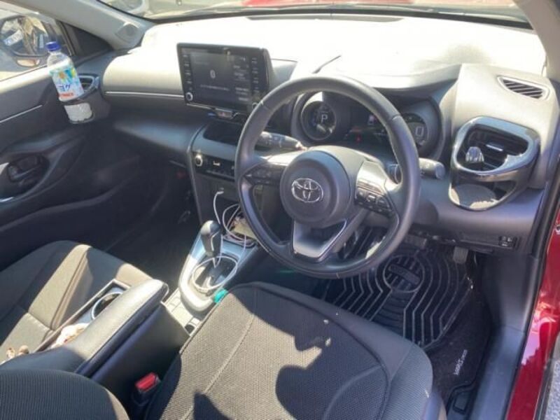 YARIS CROSS