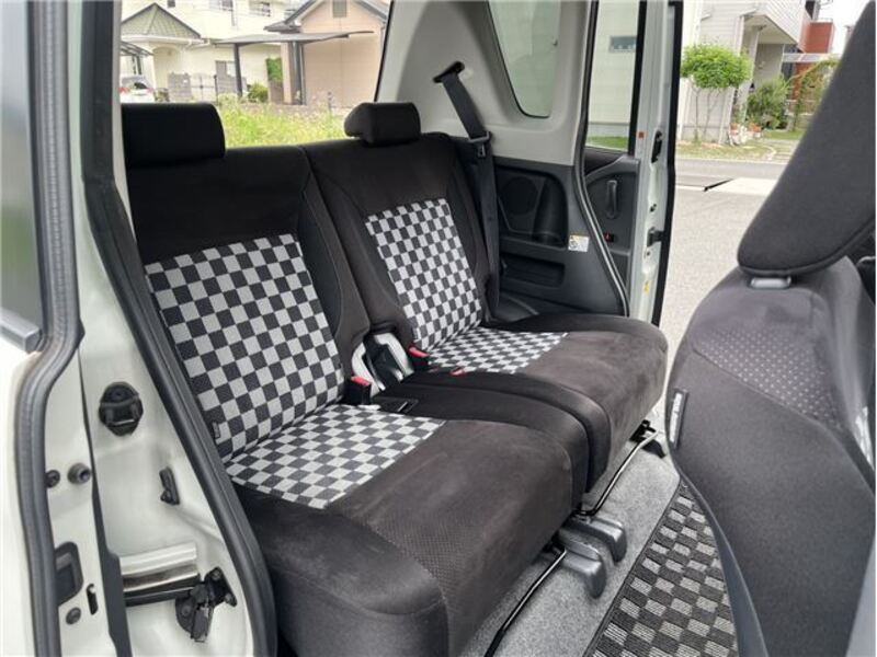 DELICA D2