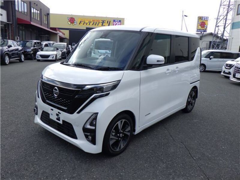 NISSAN ROOX
