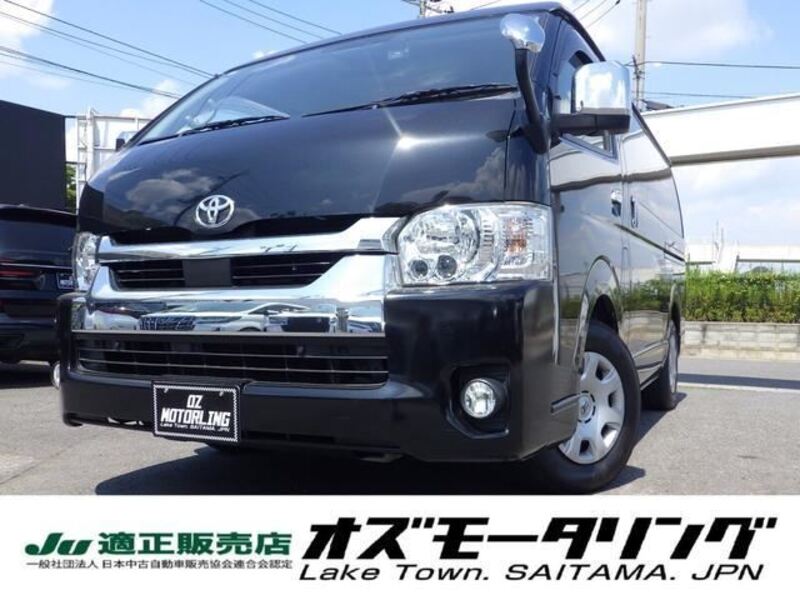 TOYOTA HIACE