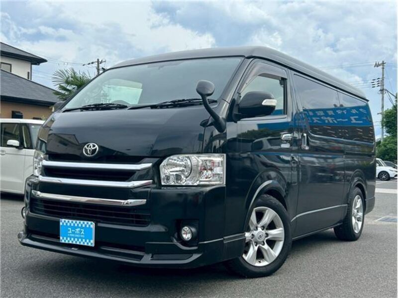 TOYOTA HIACE