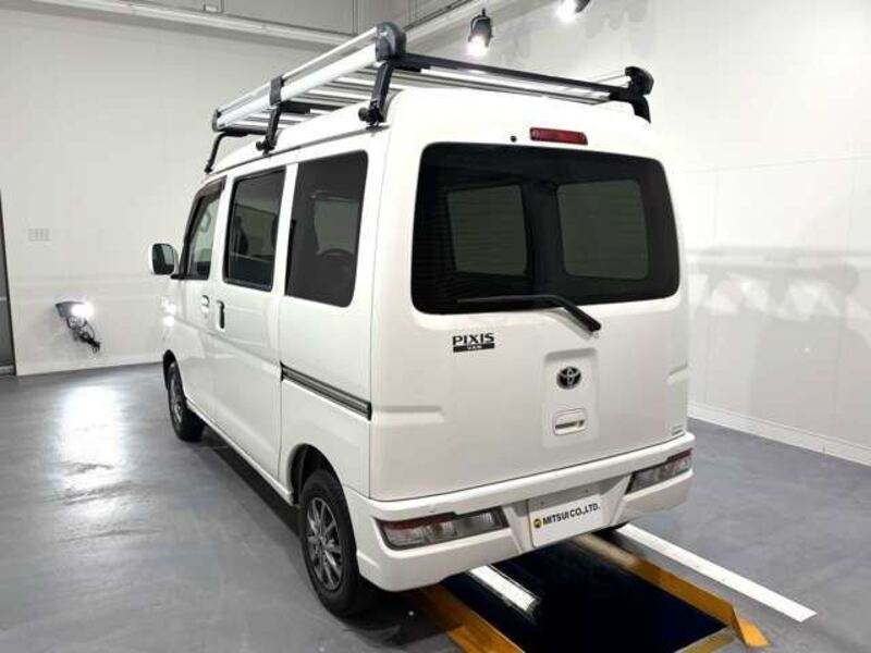 PIXIS VAN