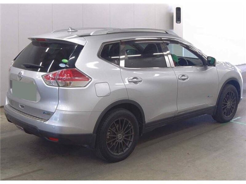 X-TRAIL