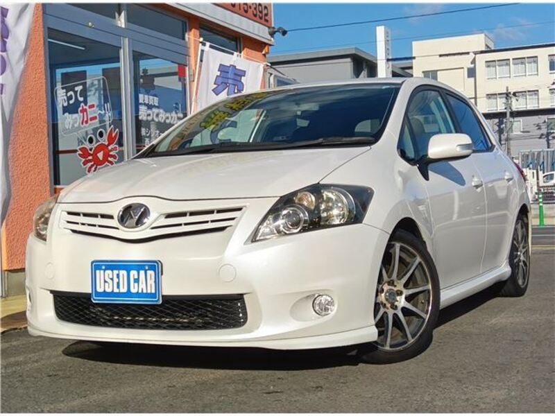 TOYOTA AURIS
