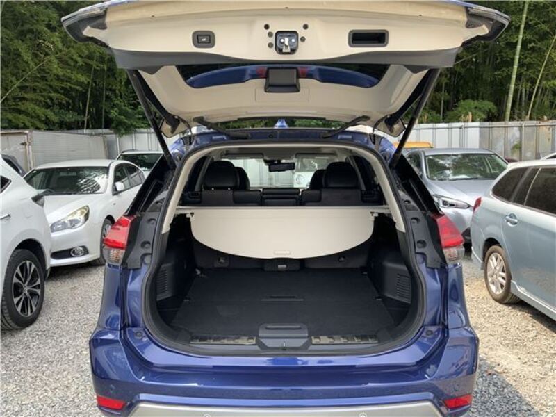 X-TRAIL
