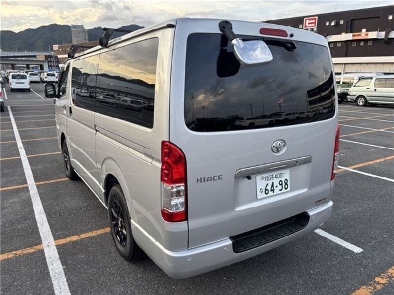 HIACE VAN