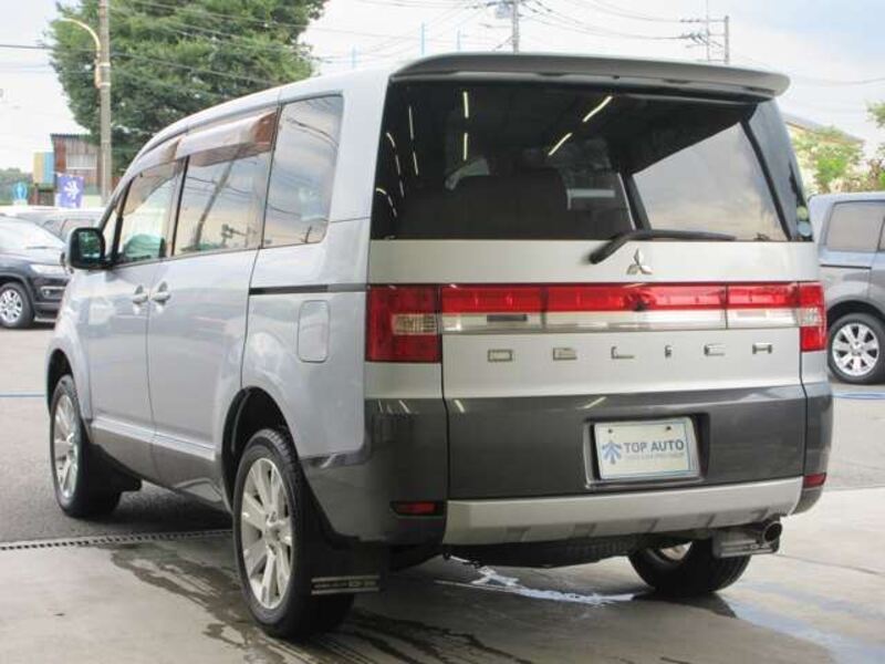 DELICA D5