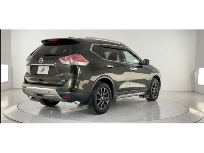 X-TRAIL