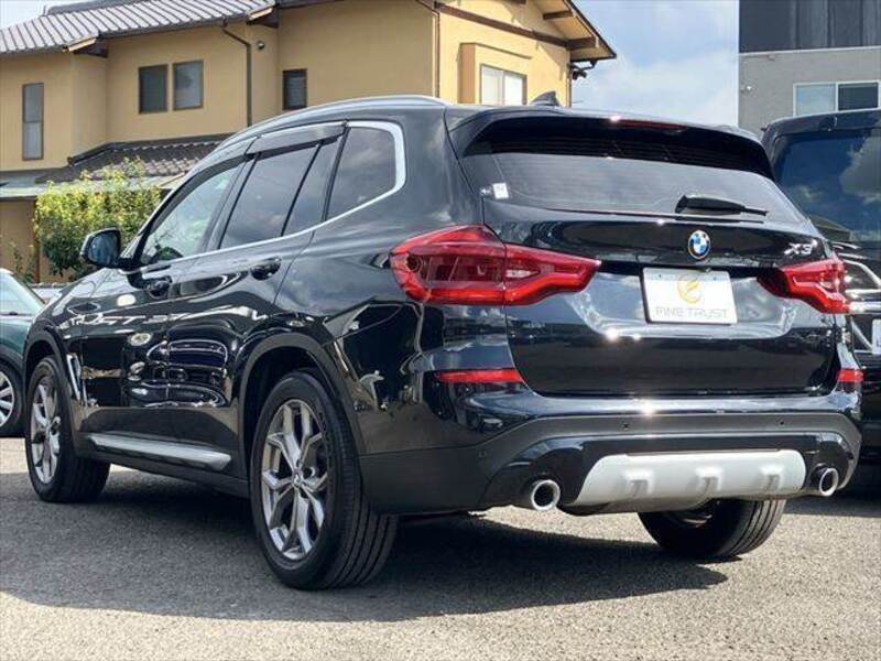 X3