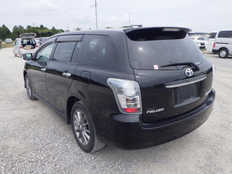 COROLLA FIELDER