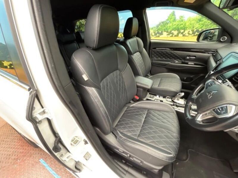 OUTLANDER PHEV