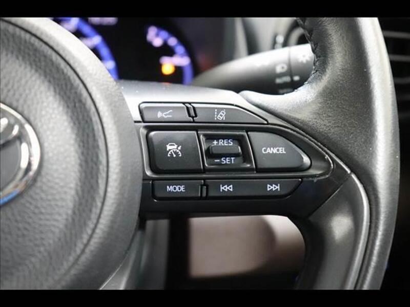 YARIS CROSS
