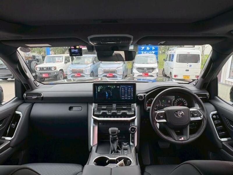 LAND CRUISER