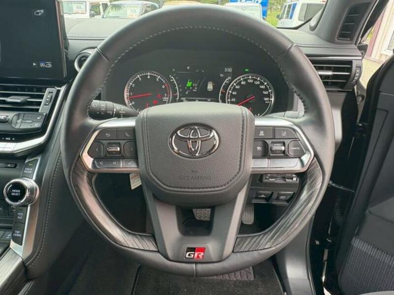 LAND CRUISER