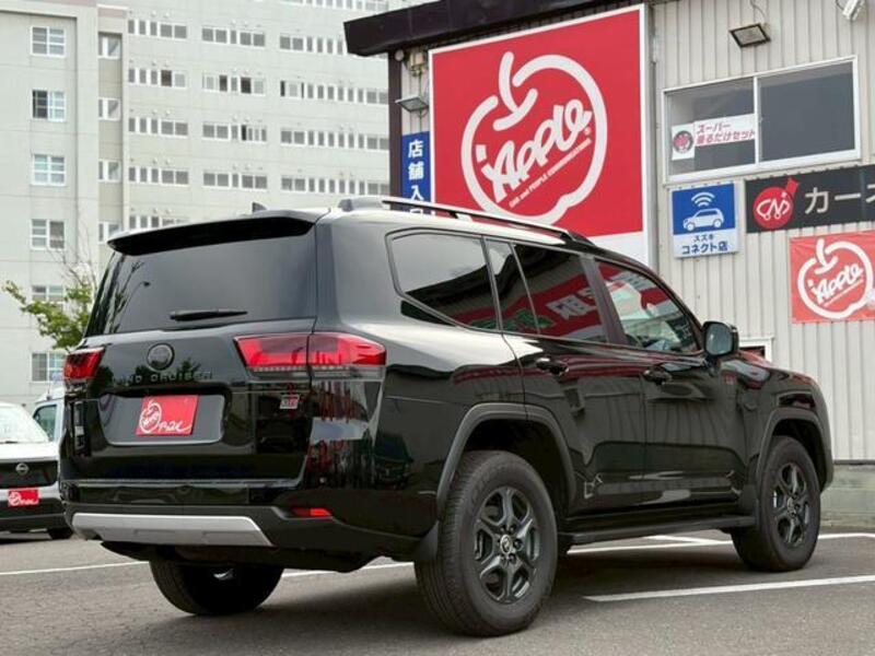 LAND CRUISER