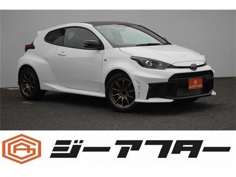 GR YARIS-0