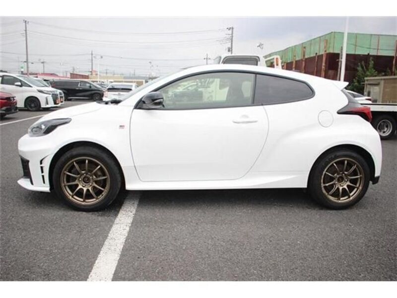 GR YARIS